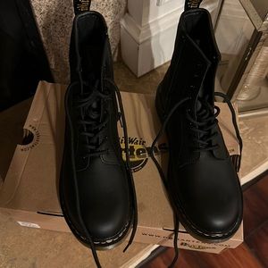 Dr. Martens AirWair boots brand new size 38EU unisex